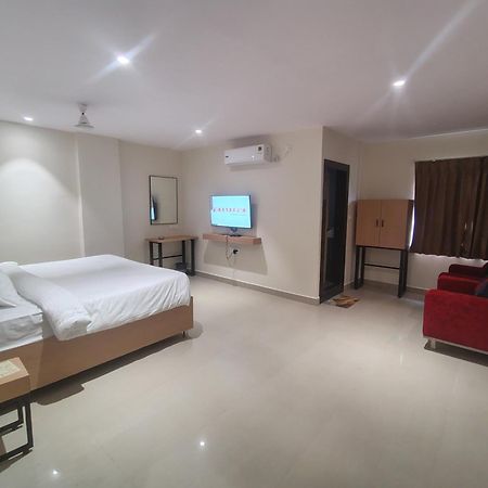 Hotel Blueearth Vizianagaram Buitenkant foto