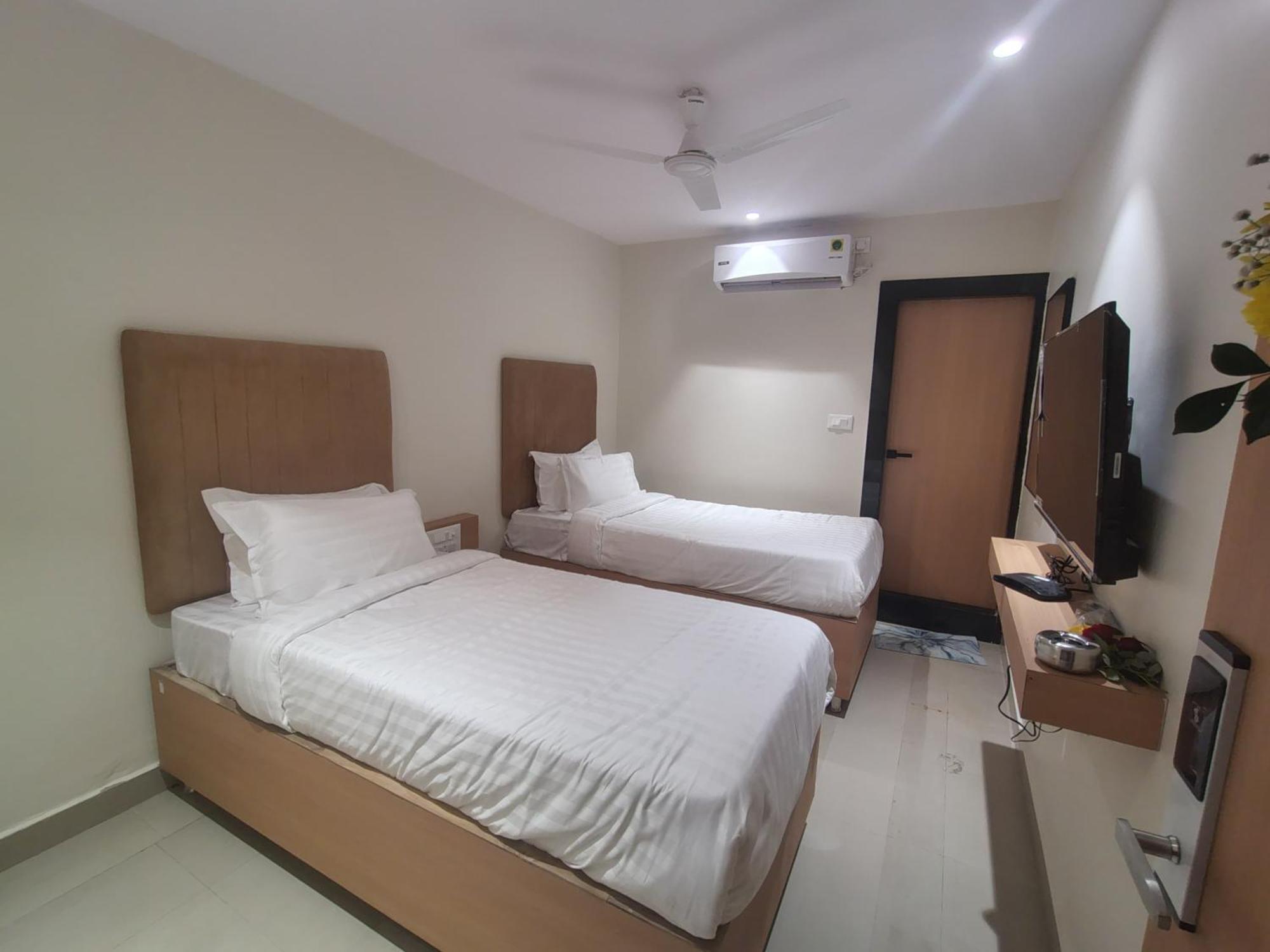 Hotel Blueearth Vizianagaram Buitenkant foto
