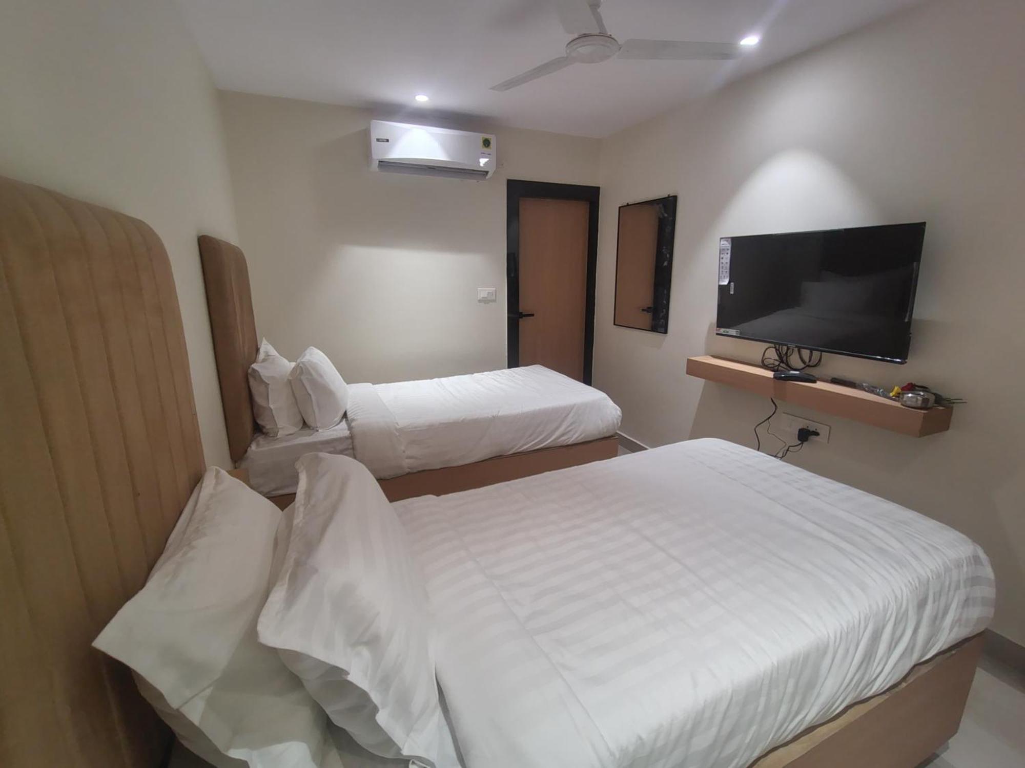 Hotel Blueearth Vizianagaram Buitenkant foto